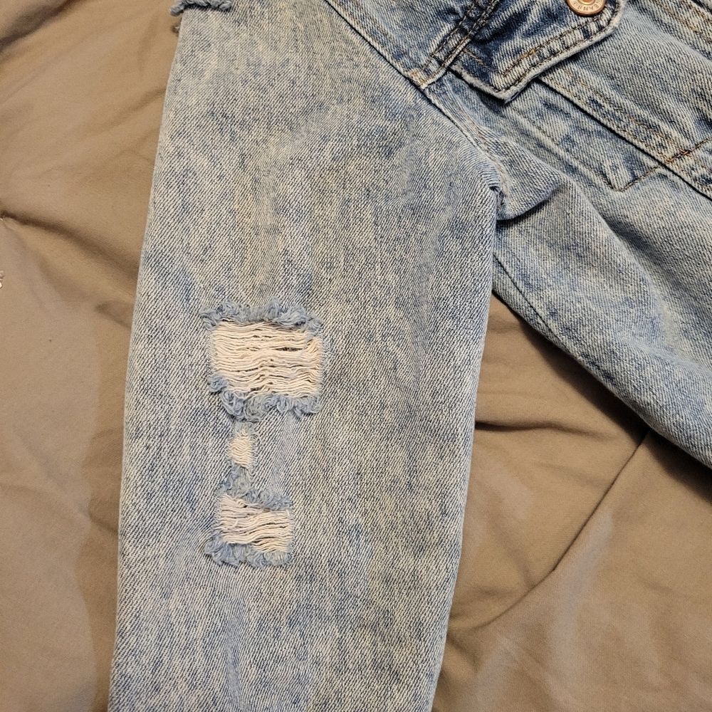 Distressed denim jacket - Picture 4 of 5